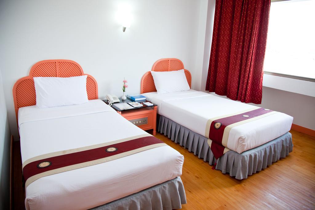 Thumrin Hotel Trang Cameră foto
